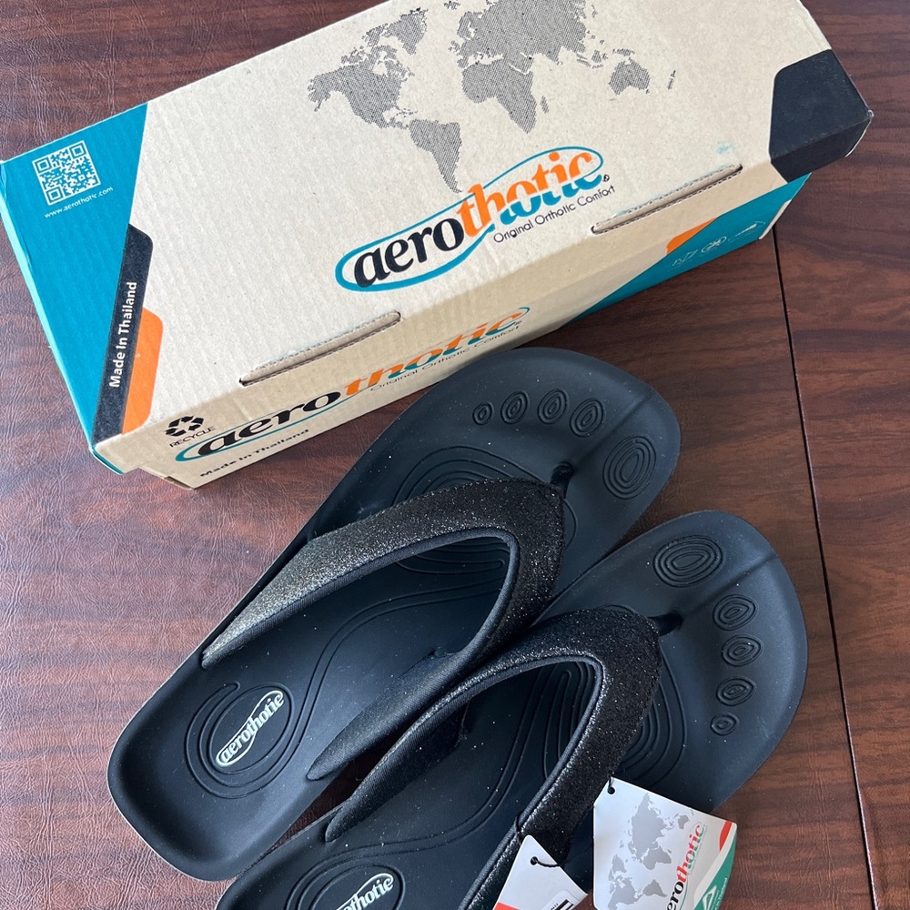 NWT Aerothotic Black Women's Sandals